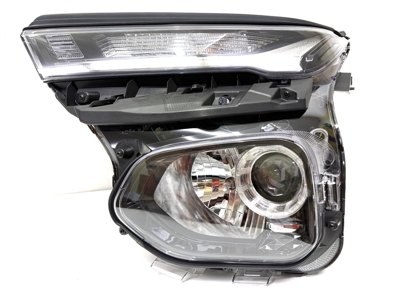 Фара левая LED chevrolet trailblazer