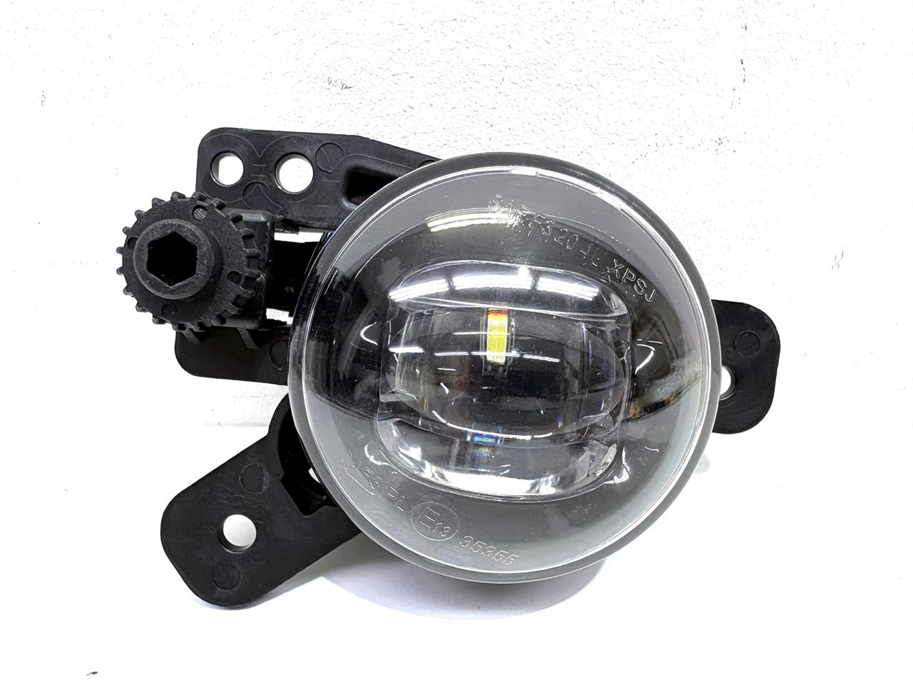 Фара противотуманная левая LED